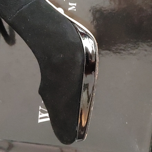 WHBM Black Juniper Heels - Picture 5 of 8